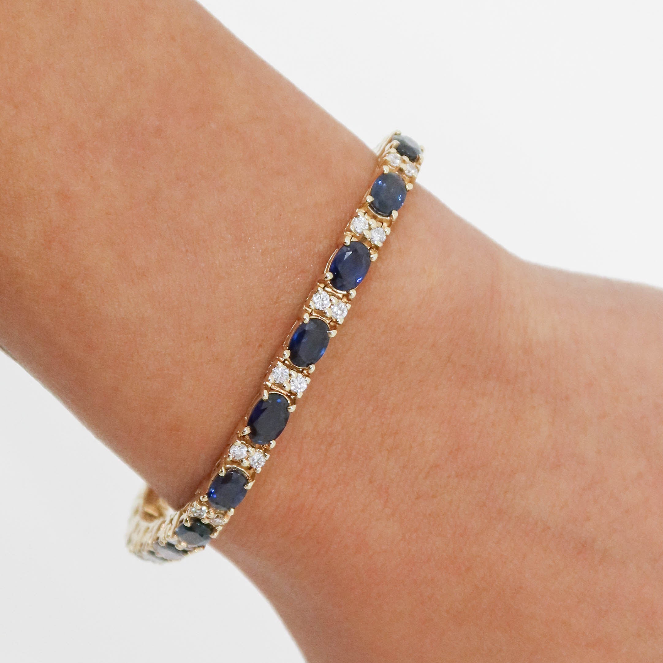 10.5ctw Natural Sapphire Diamond Bracelet - 14kt Yellow Gold
