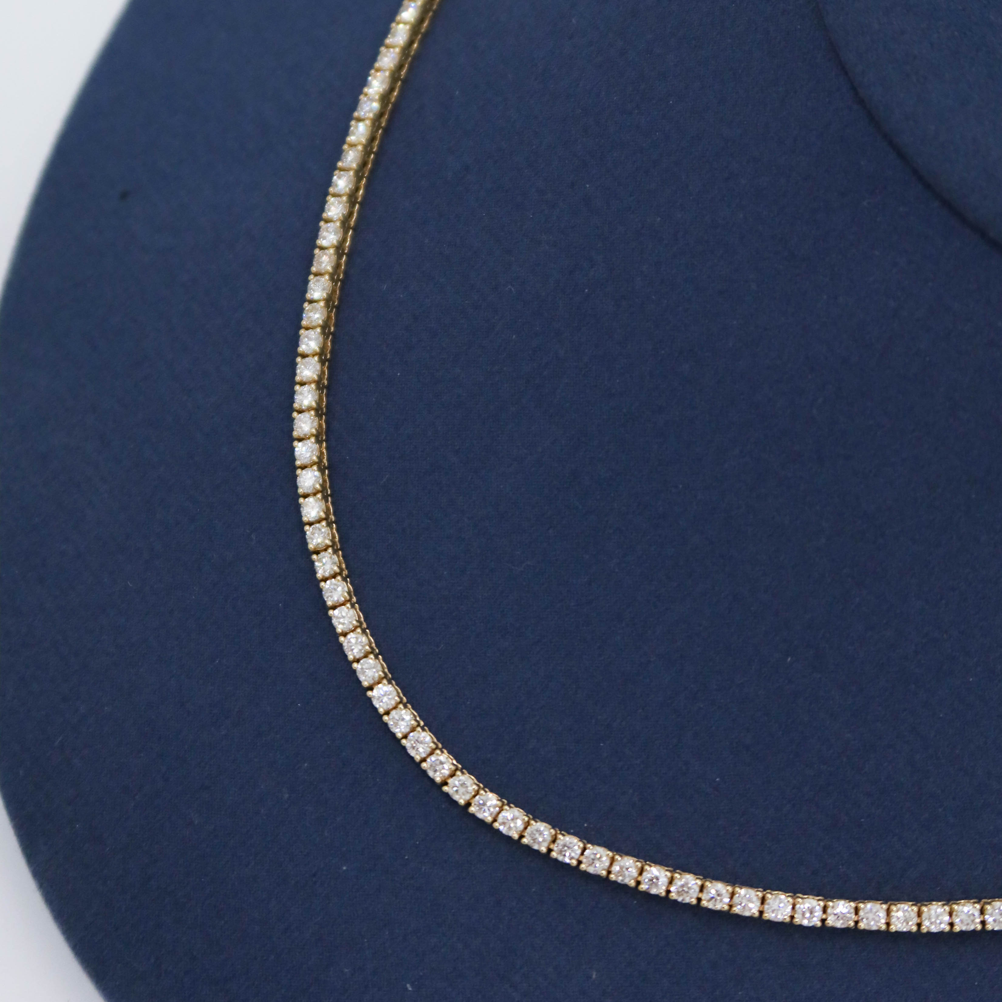 5.81 ctw Natural Round Diamond Line Tennis Necklace