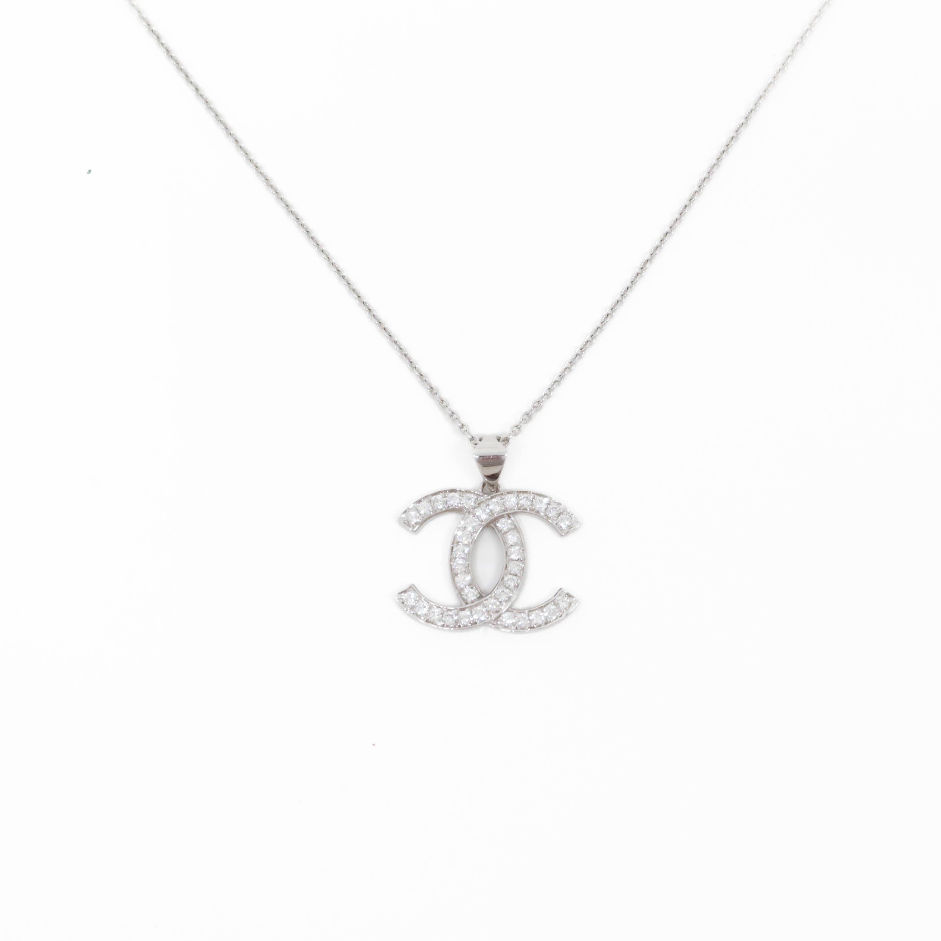 Ｃhanel buy pendant necklace