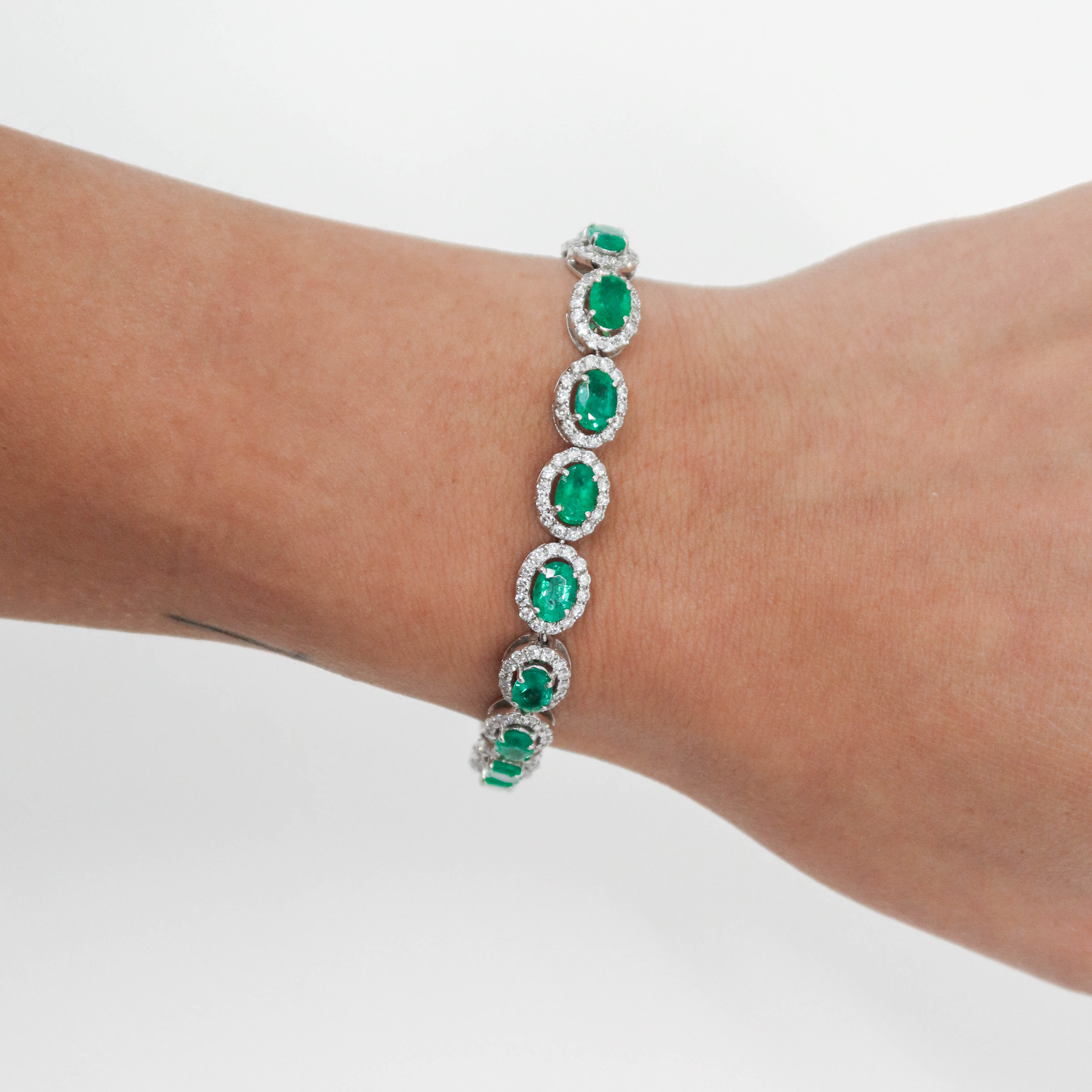 Oval Cut Natural Emerald Diamond Bracelet - 14kt White gold