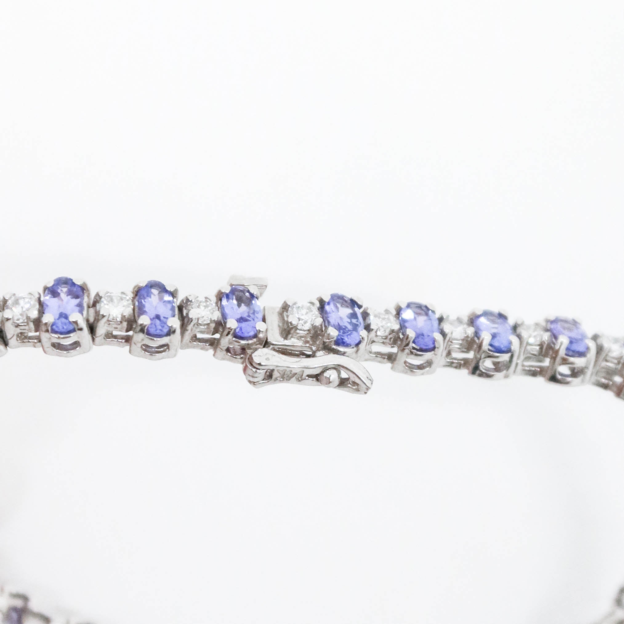 7ct Natural Tanzanite Diamond Bracelet - 14kt white gold